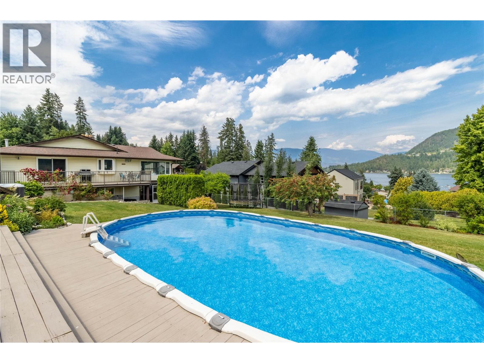 2484 Sunrise Boulevard, Blind Bay