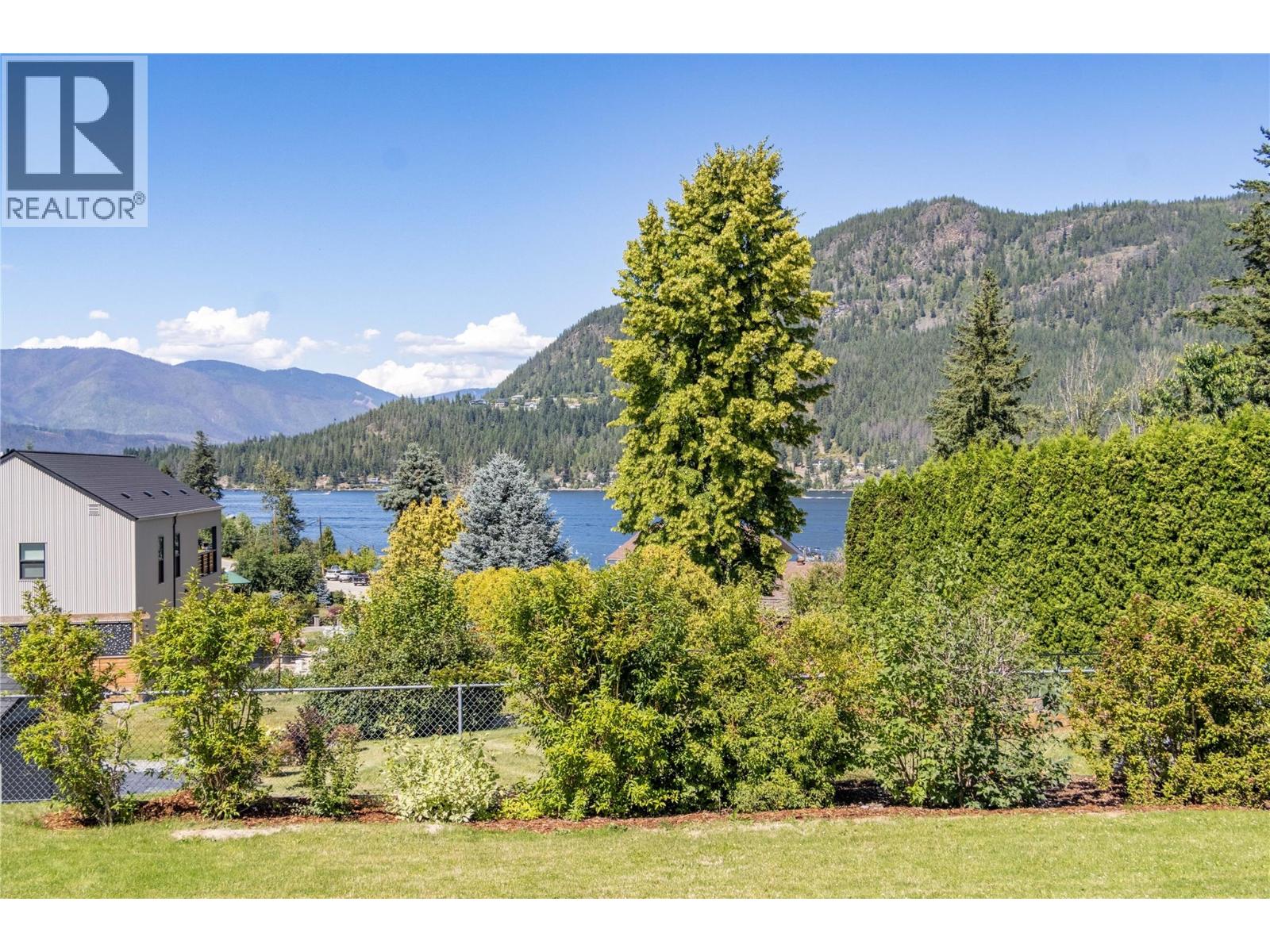 2484 Sunrise Boulevard, Blind Bay