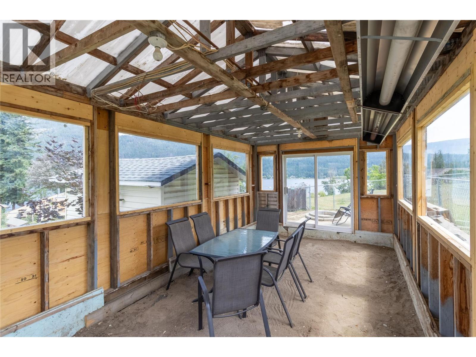 2484 Sunrise Boulevard, Blind Bay