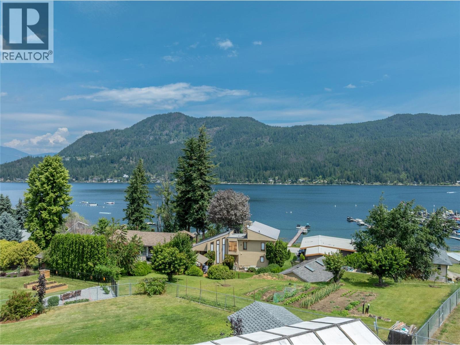 2484 Sunrise Boulevard, Blind Bay