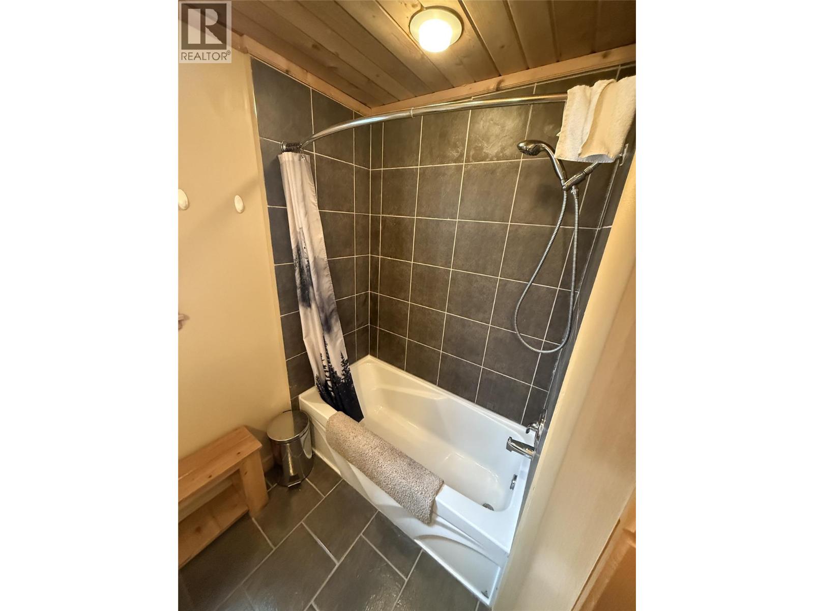 6750 Moberly Lake Road S, Moberly Lake