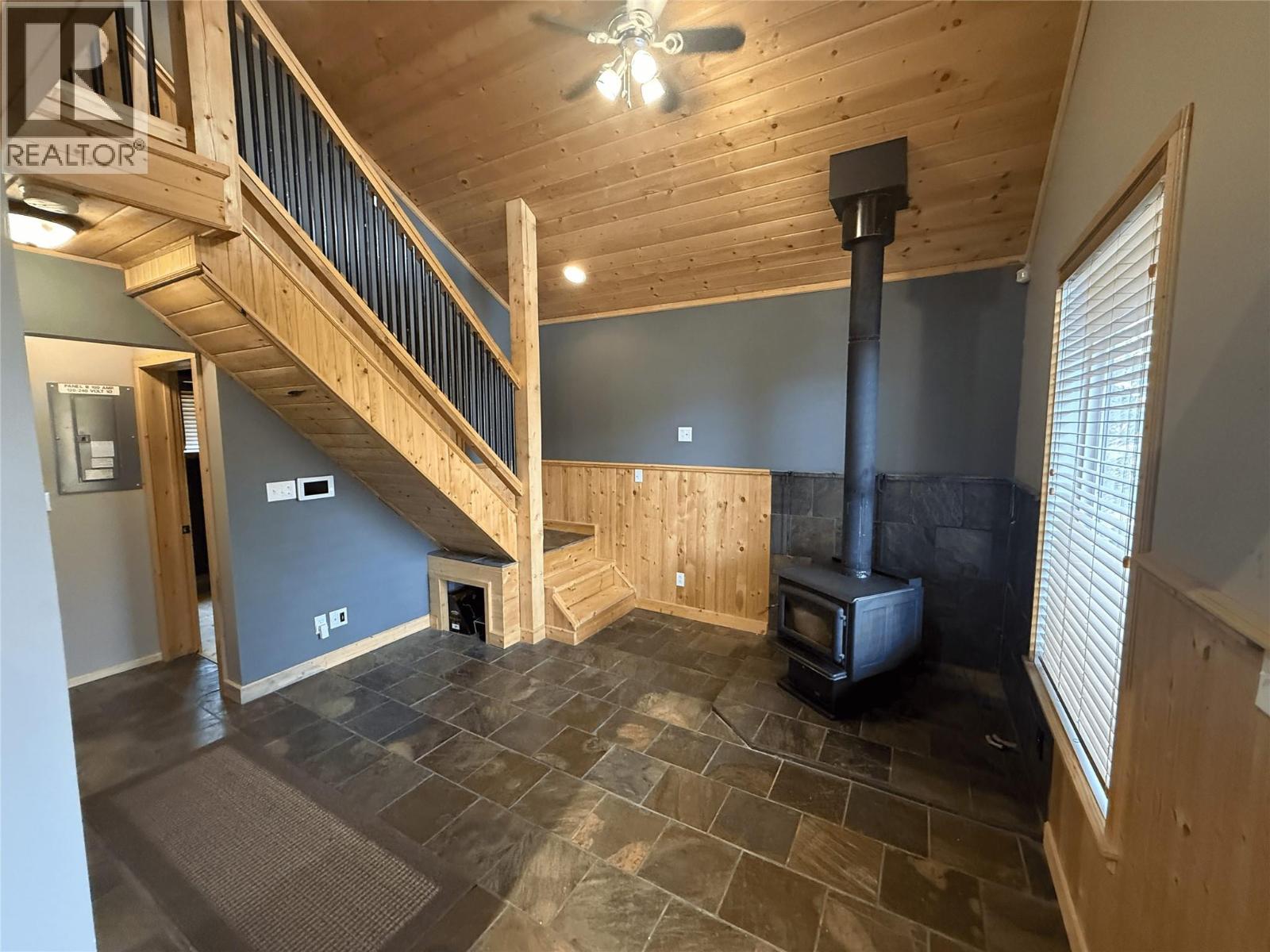 6750 Moberly Lake Road S, Moberly Lake