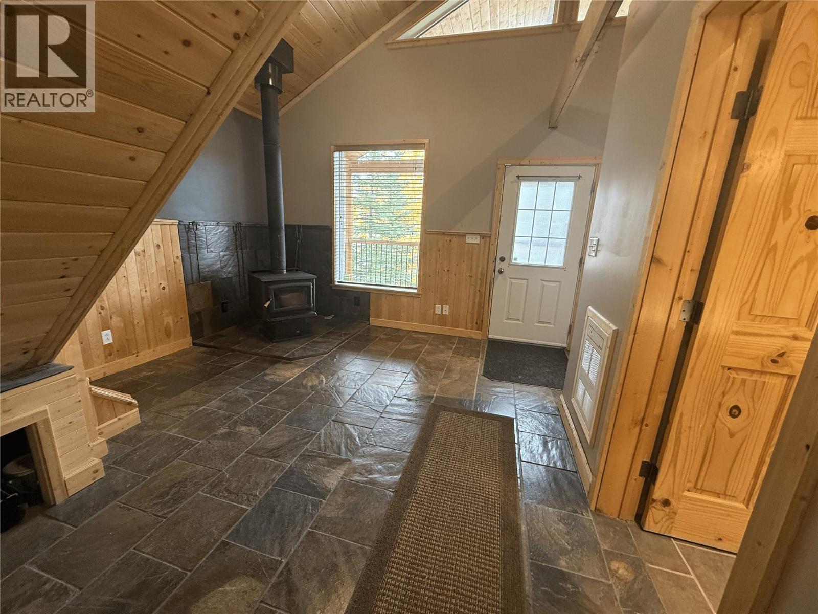 6750 Moberly Lake Road S, Moberly Lake