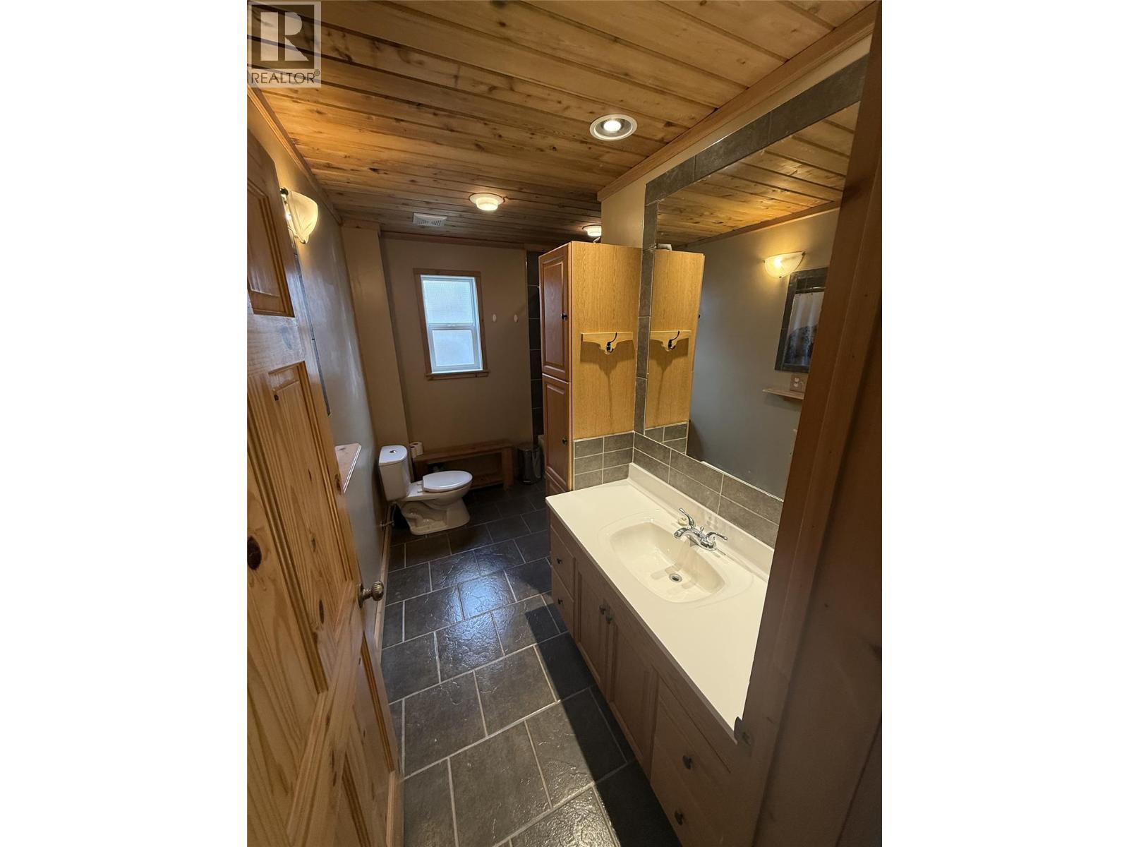 6750 Moberly Lake Road S, Moberly Lake