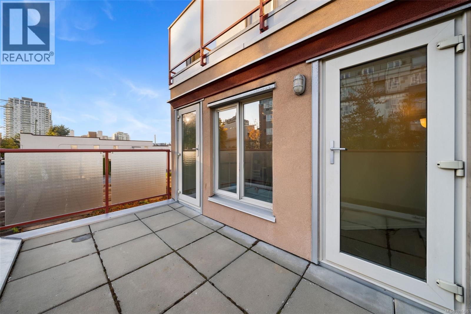 207 930 North Park Street, Victoria