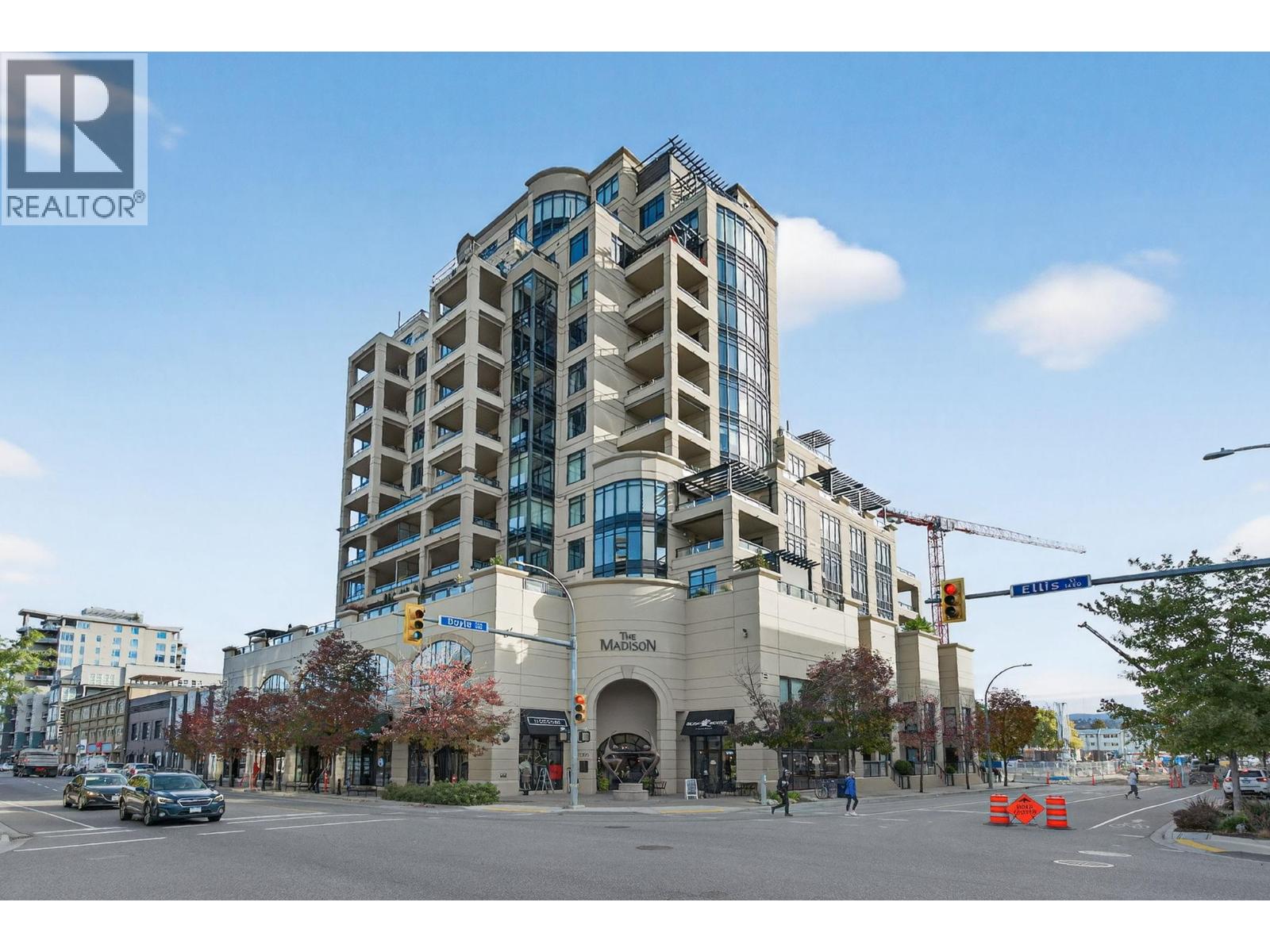 100 1615 Dickson Avenue, Kelowna