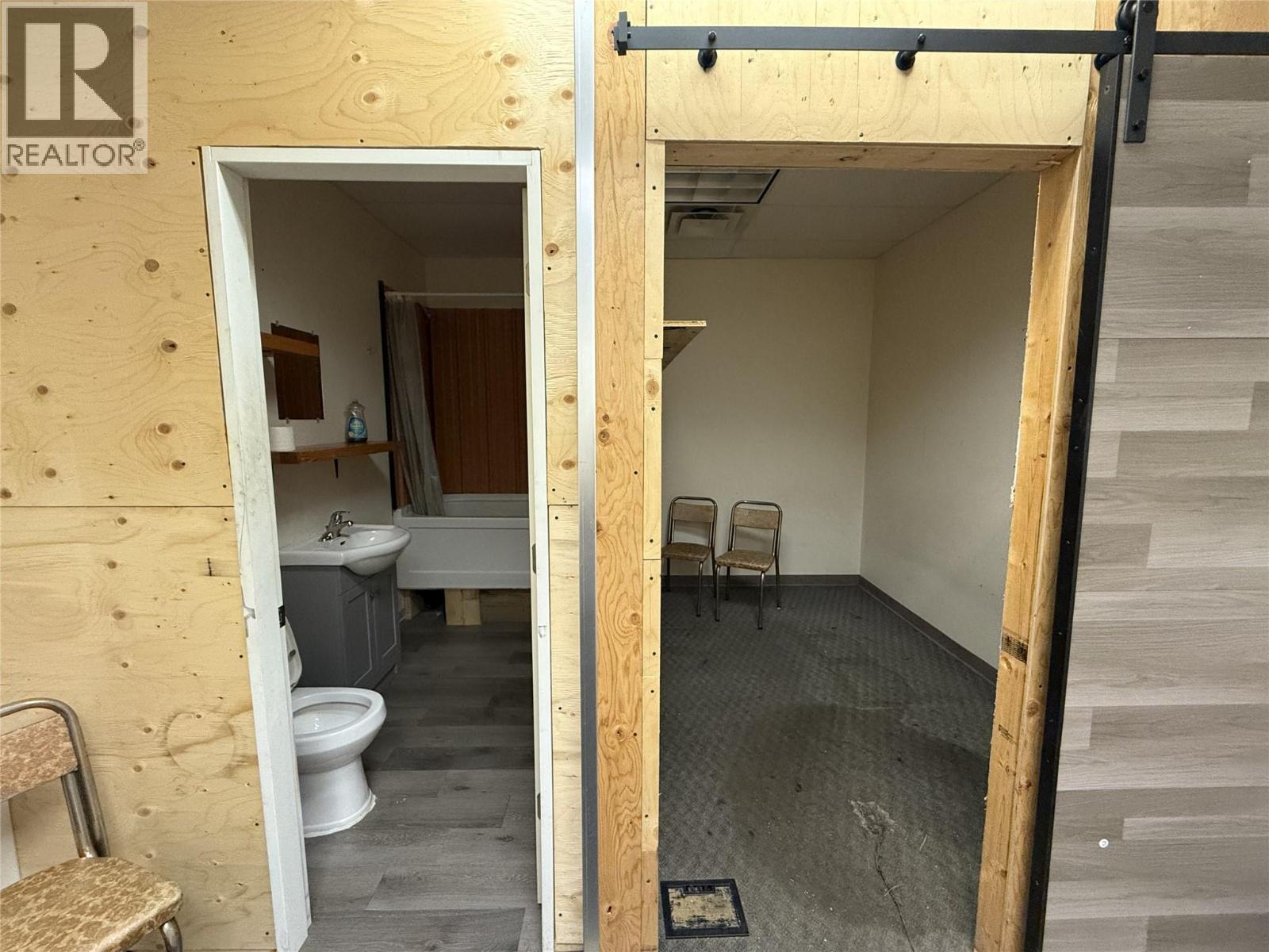  706 INDUSTRIAL #3 Road, Cranbrook