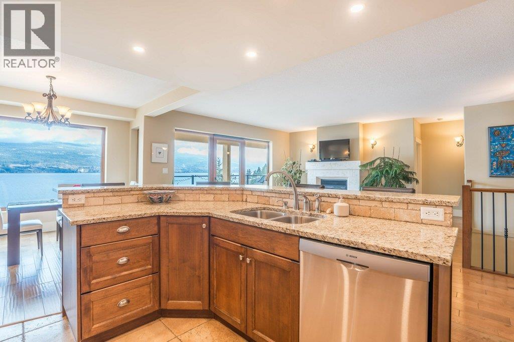 207 14419 Downton Avenue, Summerland