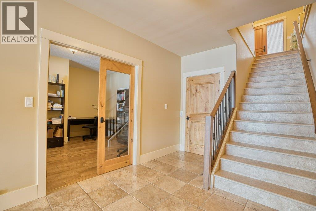 207 14419 Downton Avenue, Summerland