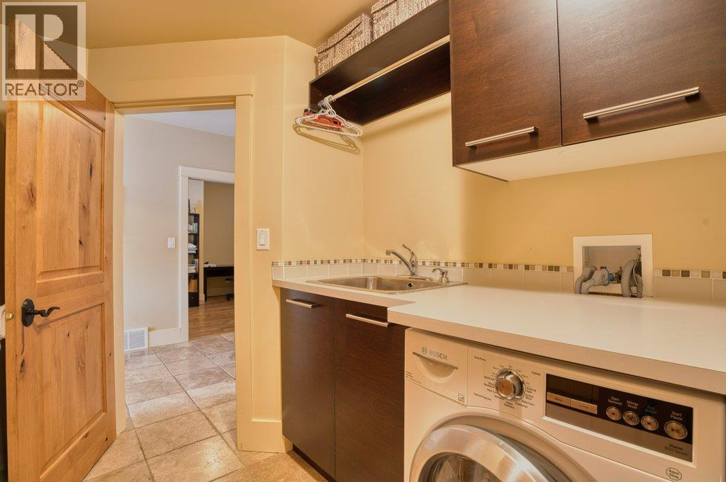 207 14419 Downton Avenue, Summerland
