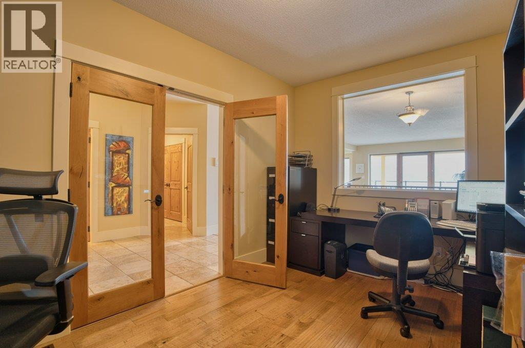 207 14419 Downton Avenue, Summerland