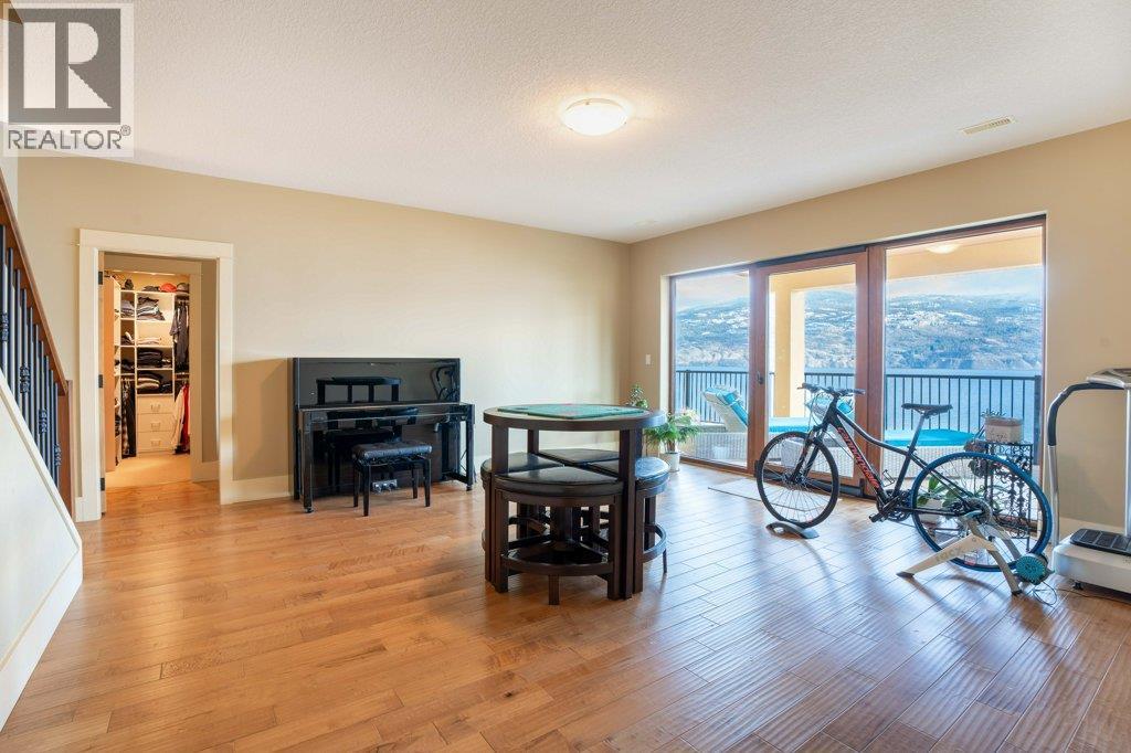 207 14419 Downton Avenue, Summerland