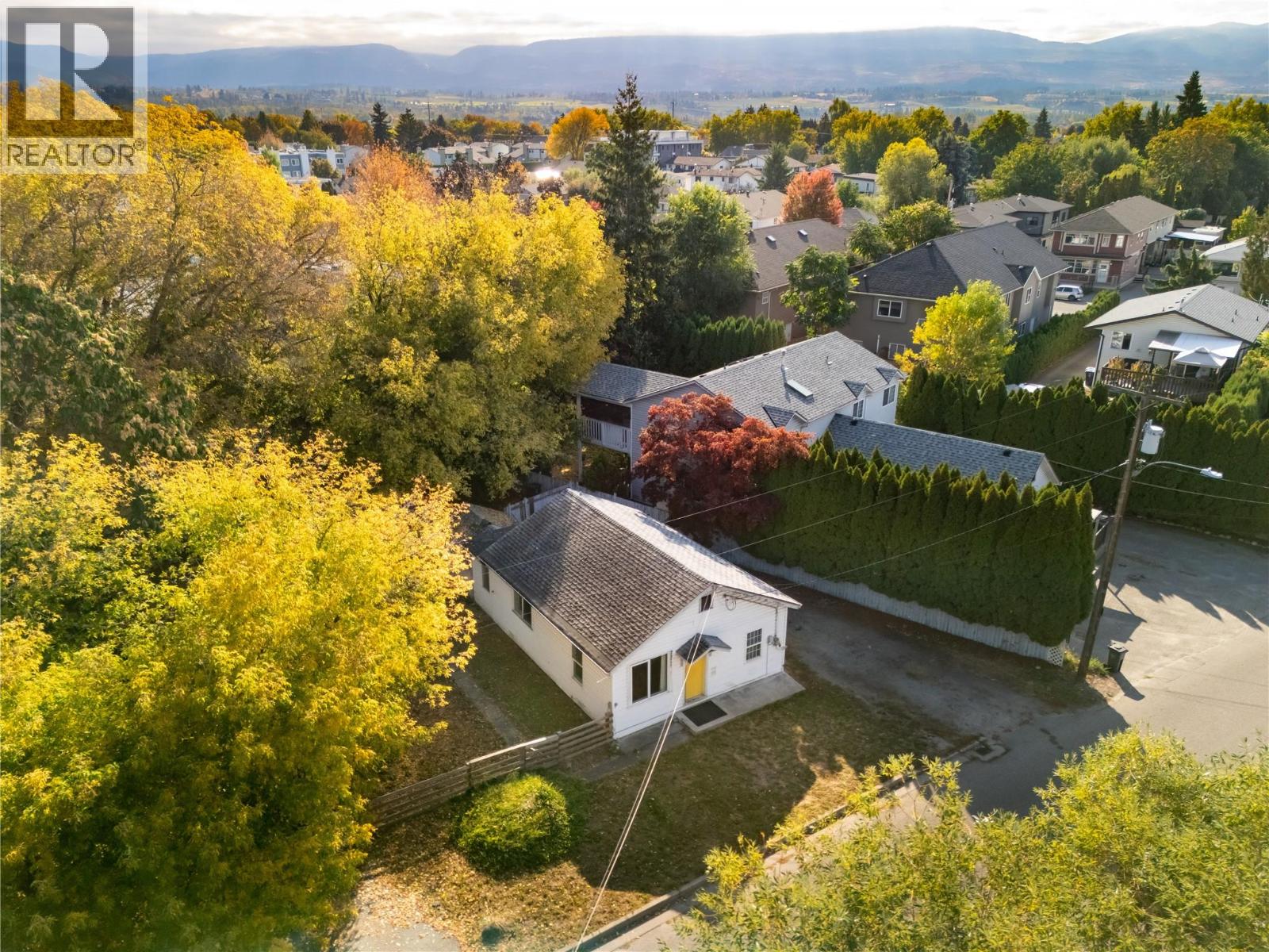 1923 Lindahl Street, Kelowna