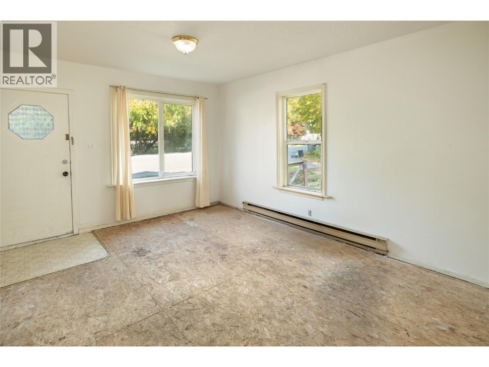 1923 Lindahl Street, Kelowna