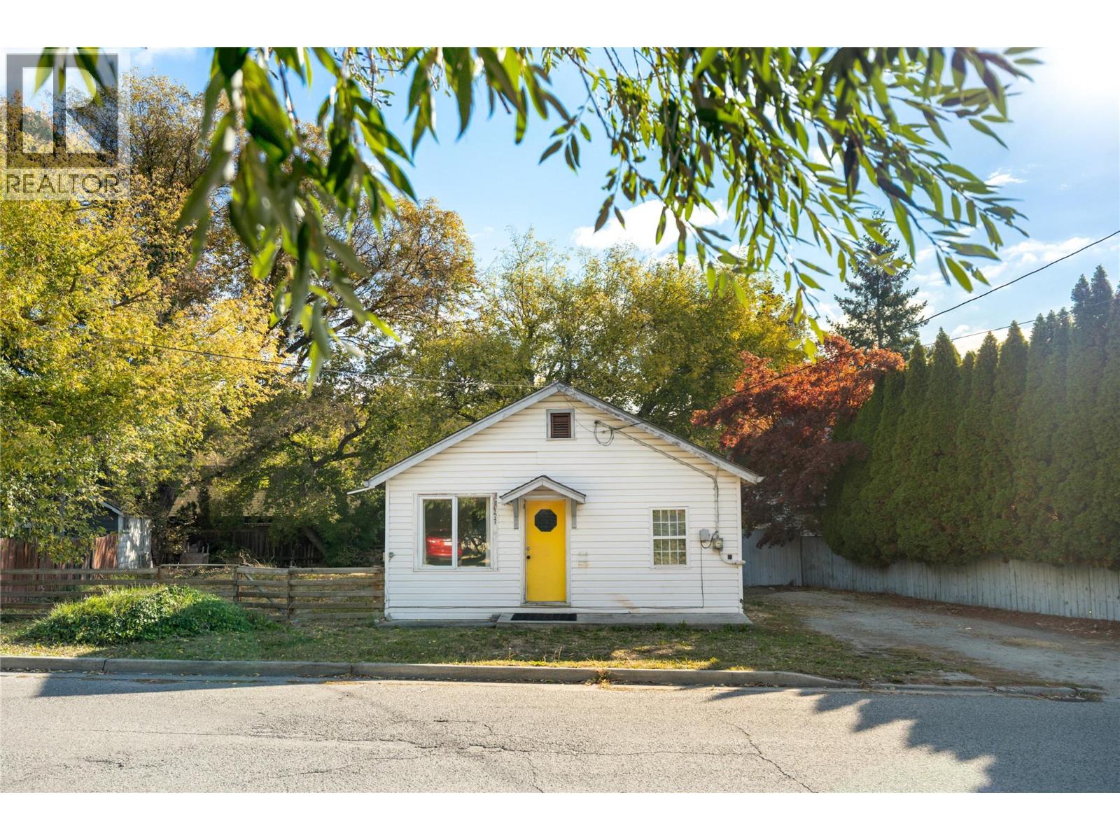  1923 Lindahl Street, Kelowna