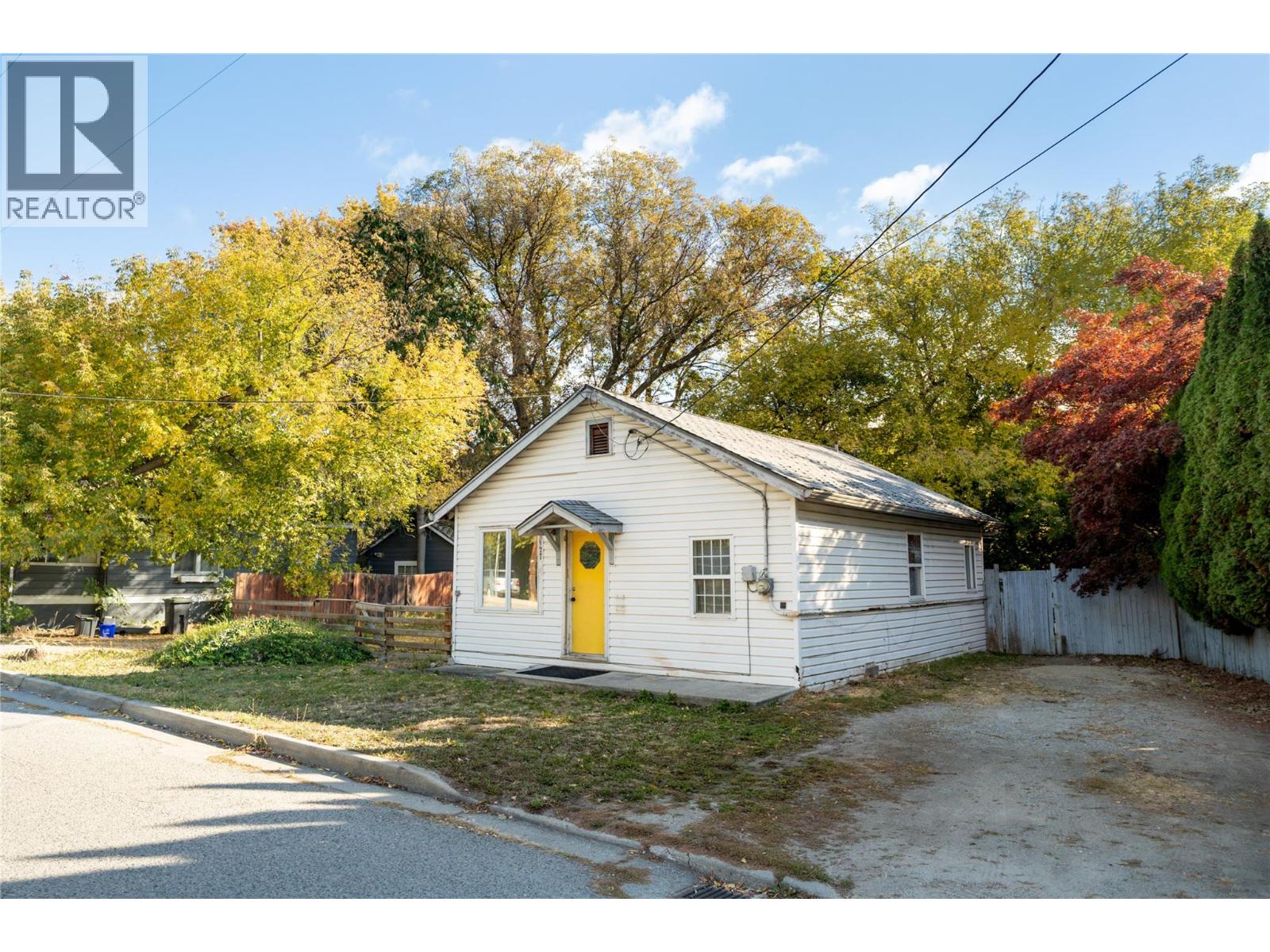  1923 Lindahl Street, Kelowna