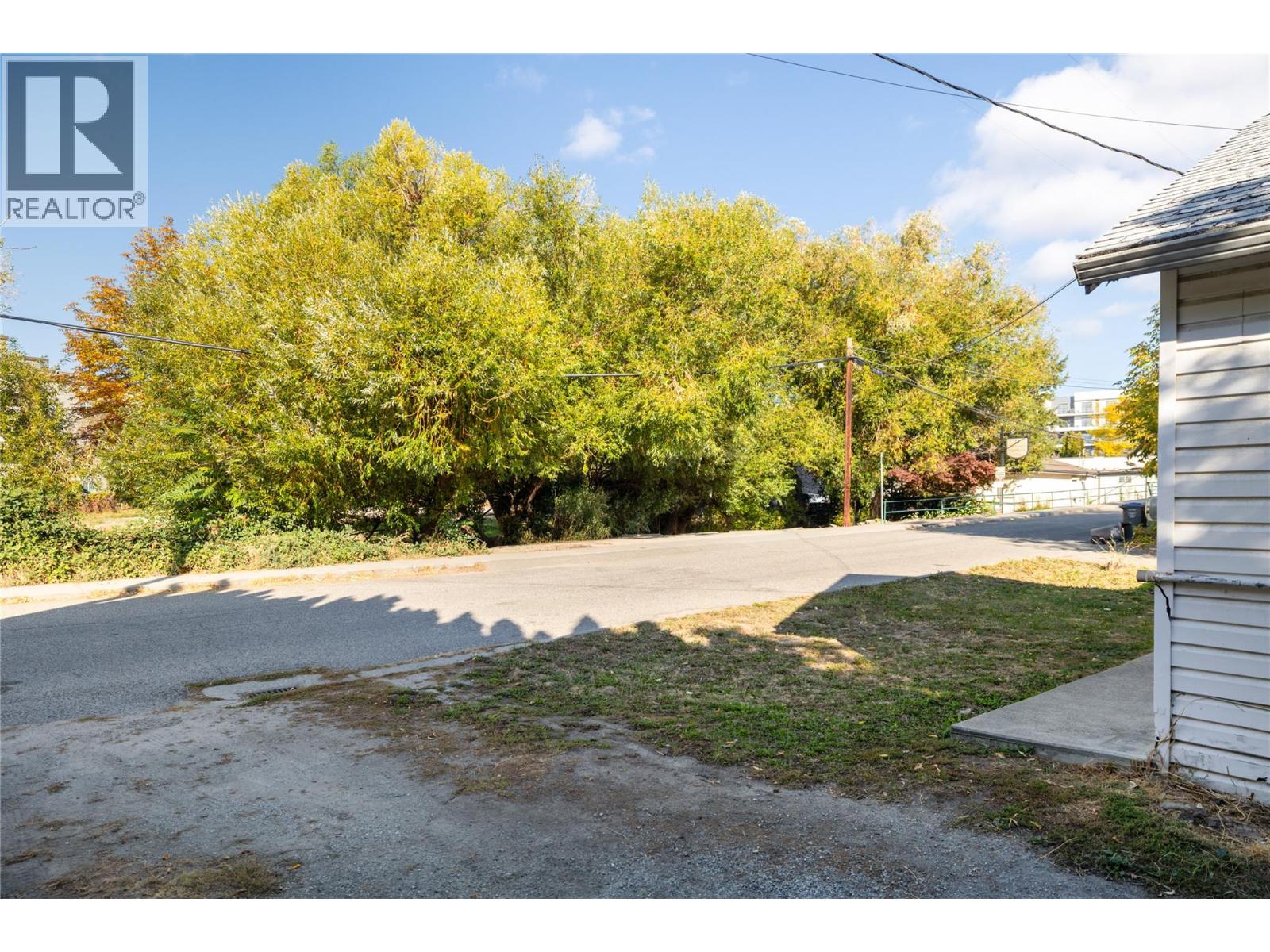  1923 Lindahl Street, Kelowna