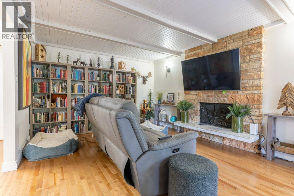 Single Family House 5 Level for Sale in   Street SE Connaught Medicine Hat 