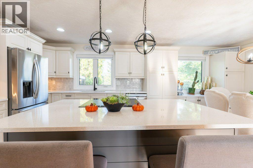 Single Family House 5 Level for Sale in   Street SE Connaught Medicine Hat 