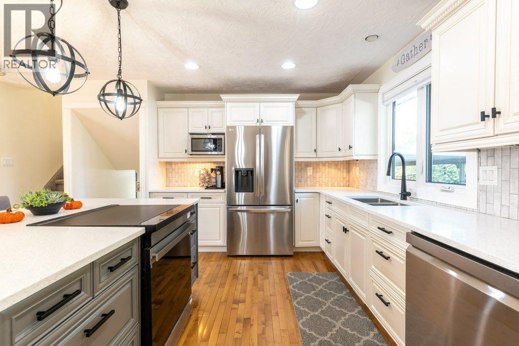 Single Family House 5 Level for Sale in   Street SE Connaught Medicine Hat 