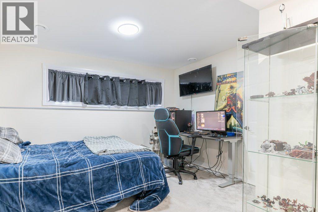 Single Family House 5 Level for Sale in   Street SE Connaught Medicine Hat 