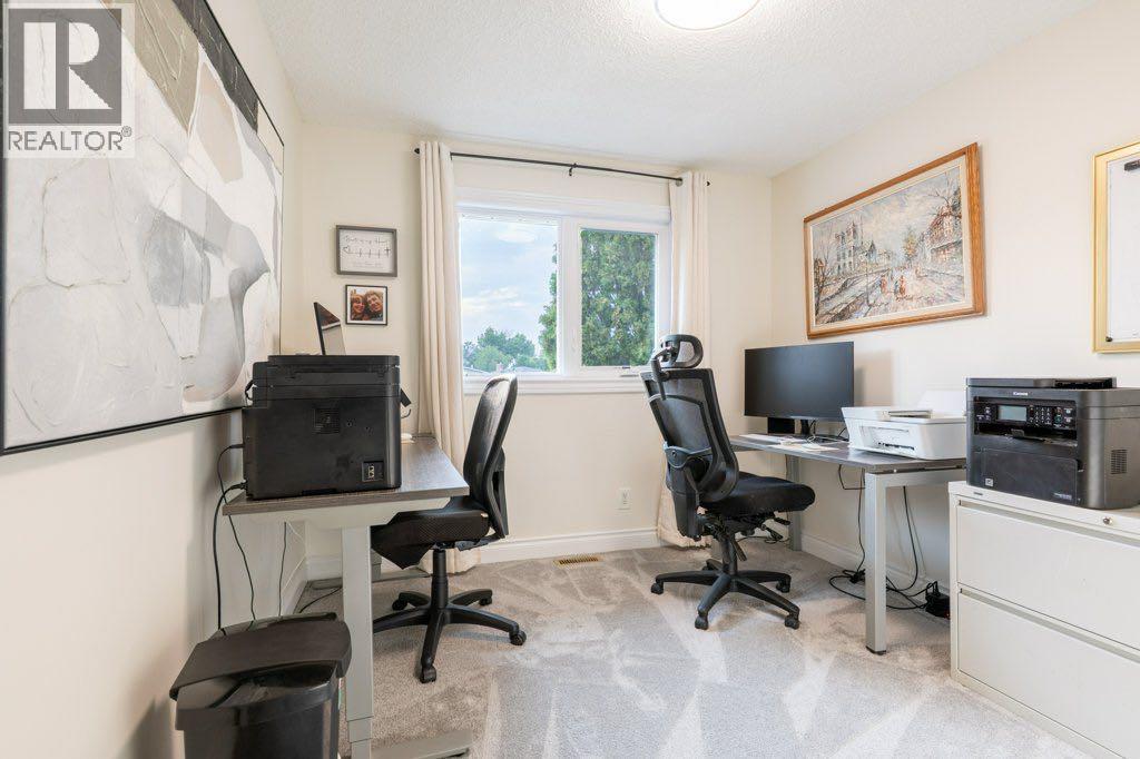 Single Family House 5 Level for Sale in   Street SE Connaught Medicine Hat 