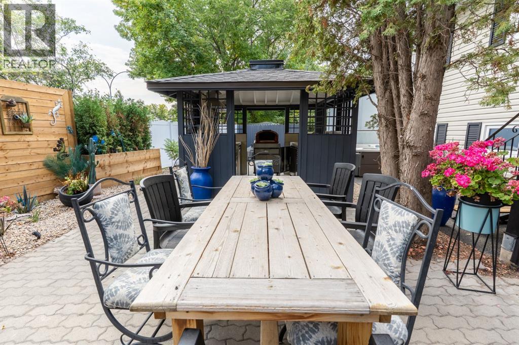 Single Family House 5 Level for Sale in   Street SE Connaught Medicine Hat 