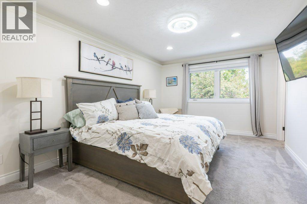 Single Family House 5 Level for Sale in   Street SE Connaught Medicine Hat 