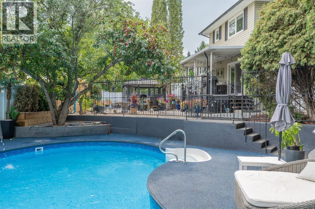 Single Family House 5 Level for Sale in   Street SE Connaught Medicine Hat 