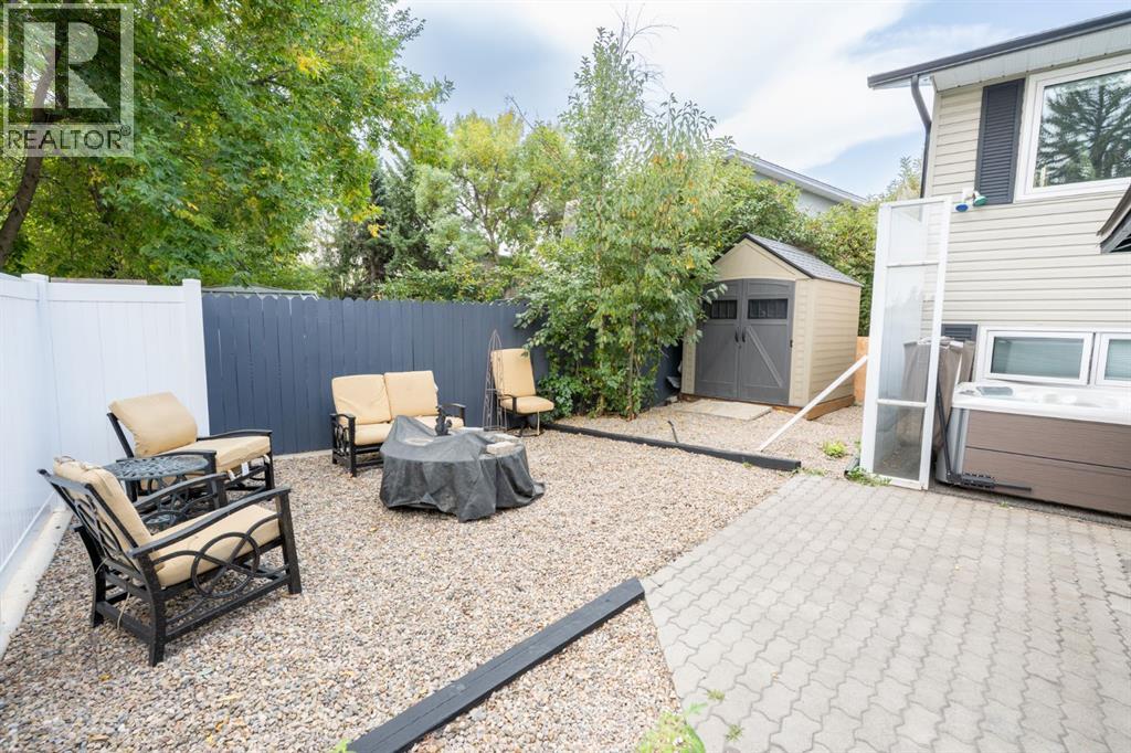 Single Family House 5 Level for Sale in   Street SE Connaught Medicine Hat 