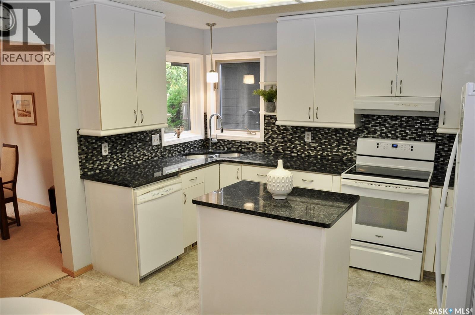 Single Family House 2 Level for Sale in   Heritage CRESCENT Saskatoon 