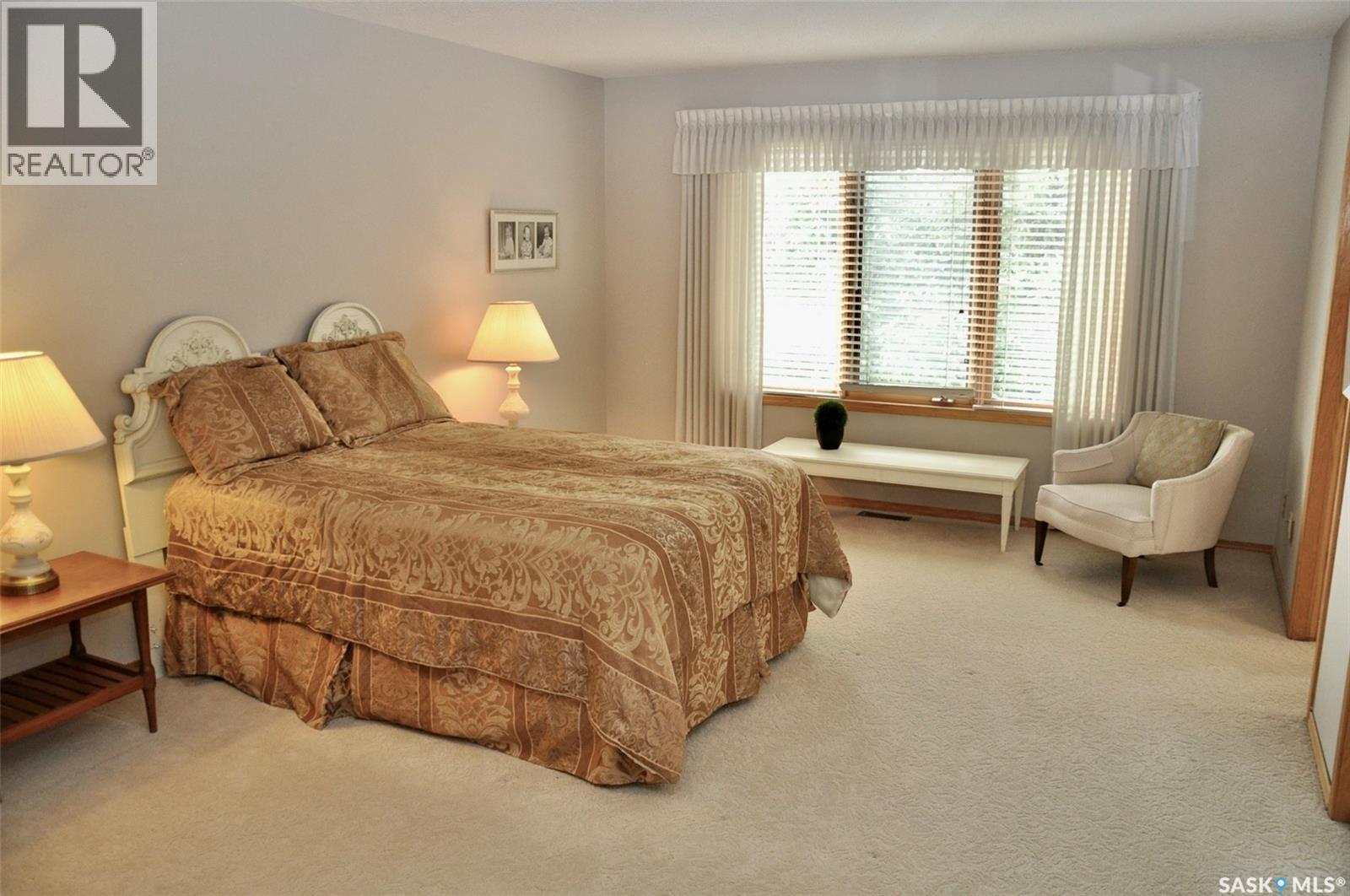 Single Family House 2 Level for Sale in   Heritage CRESCENT Saskatoon 