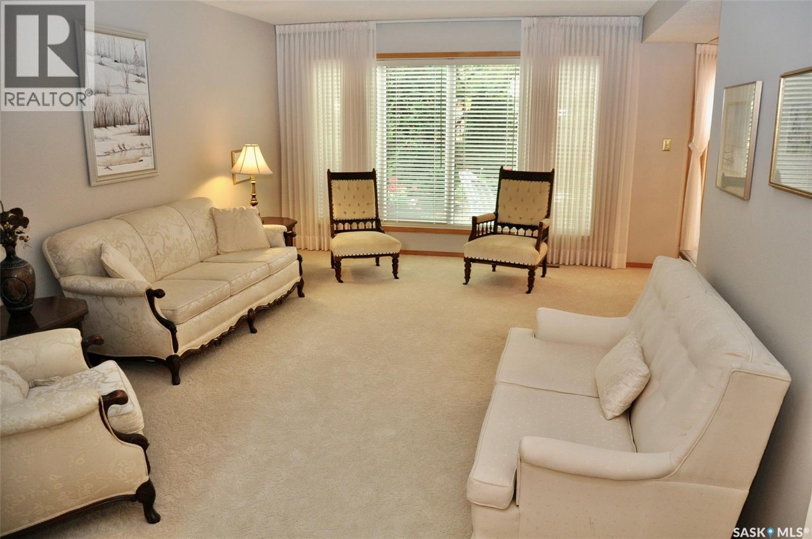 Single Family House 2 Level for Sale in   Heritage CRESCENT Saskatoon 