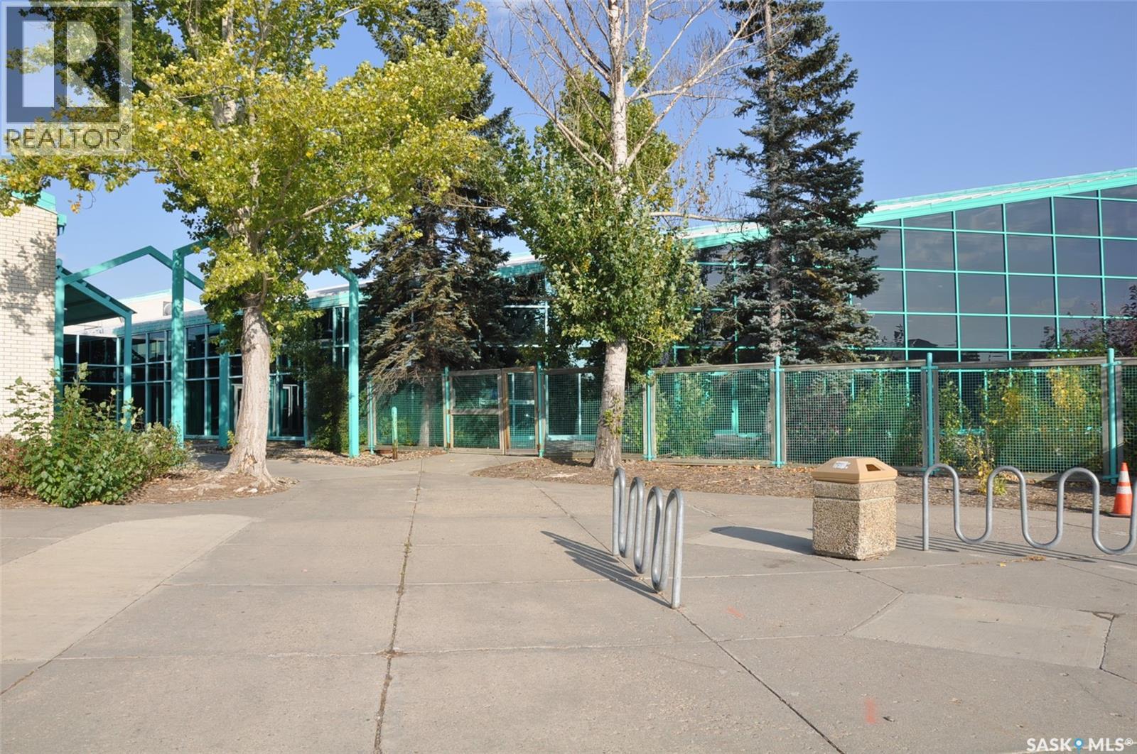 Single Family House 2 Level for Sale in   Heritage CRESCENT Saskatoon 