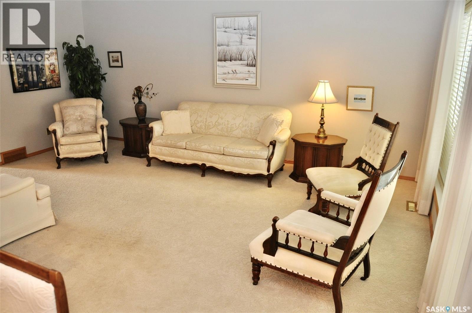 Single Family House 2 Level for Sale in   Heritage CRESCENT Saskatoon 