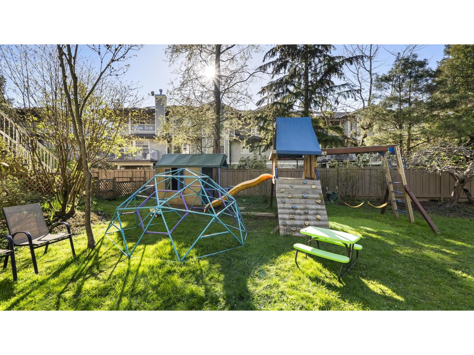 22 20543 96 AVENUE, Langley