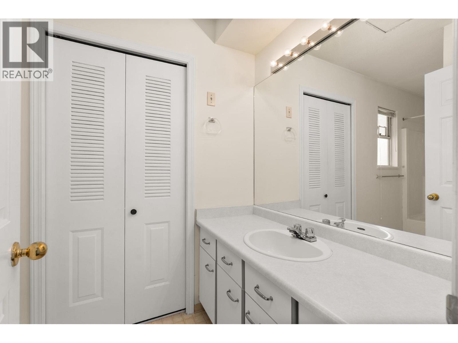 5 4890 48 AVENUE, Ladner