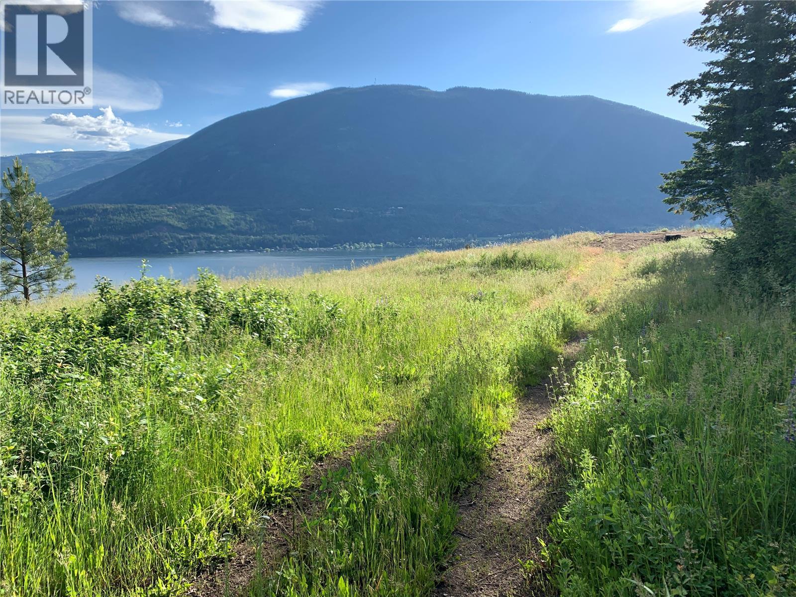 470 Sumac Road, Tappen