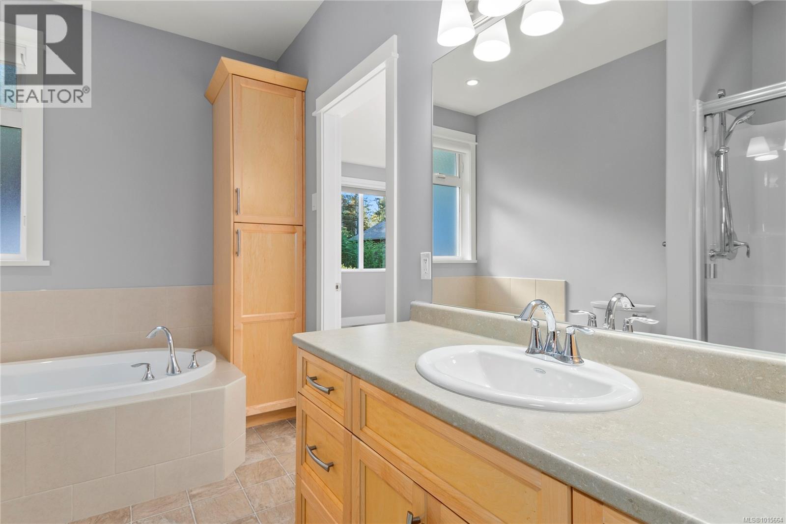 438 Legacy Dr, Campbell River