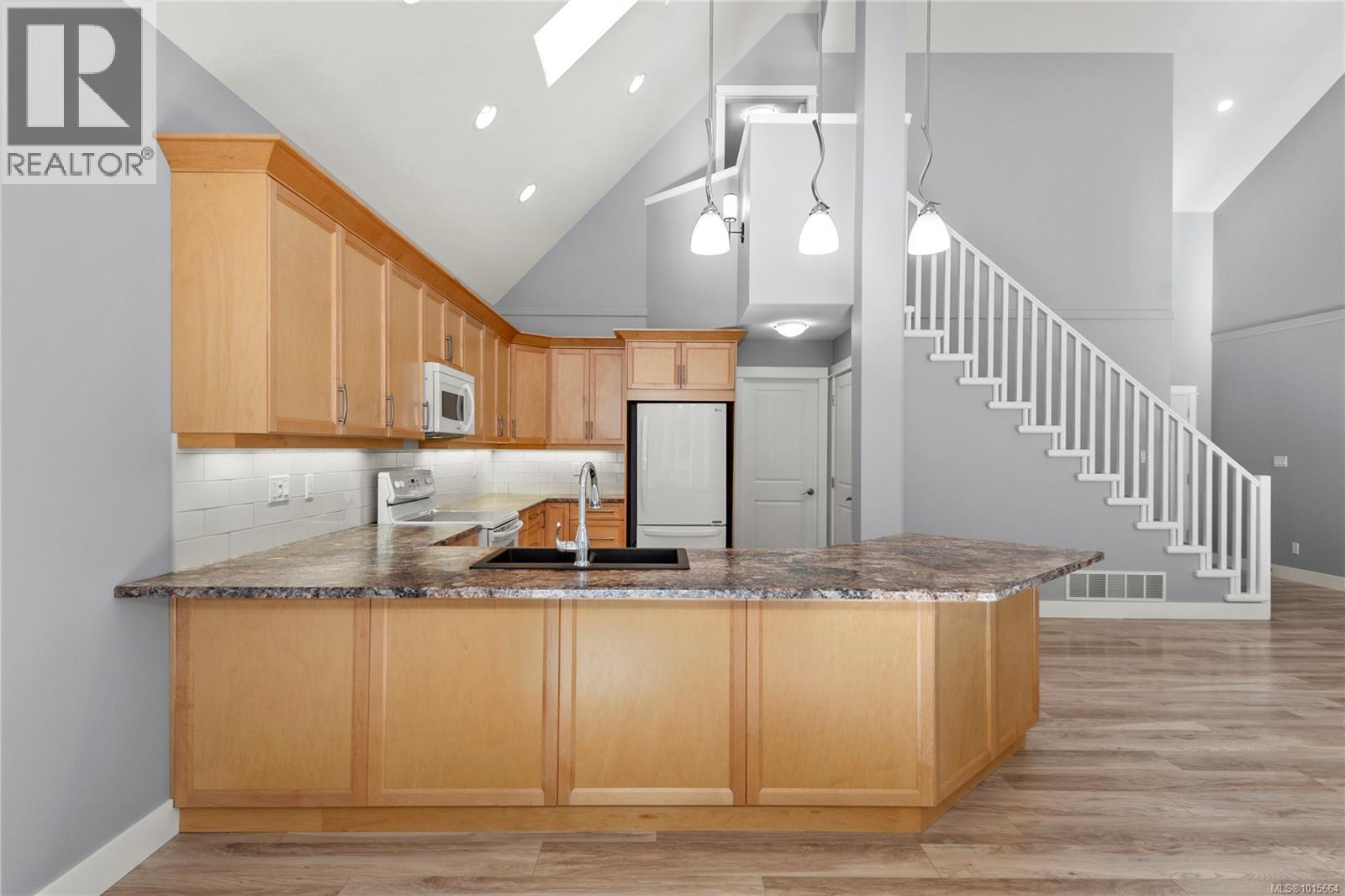 438 Legacy Dr, Campbell River