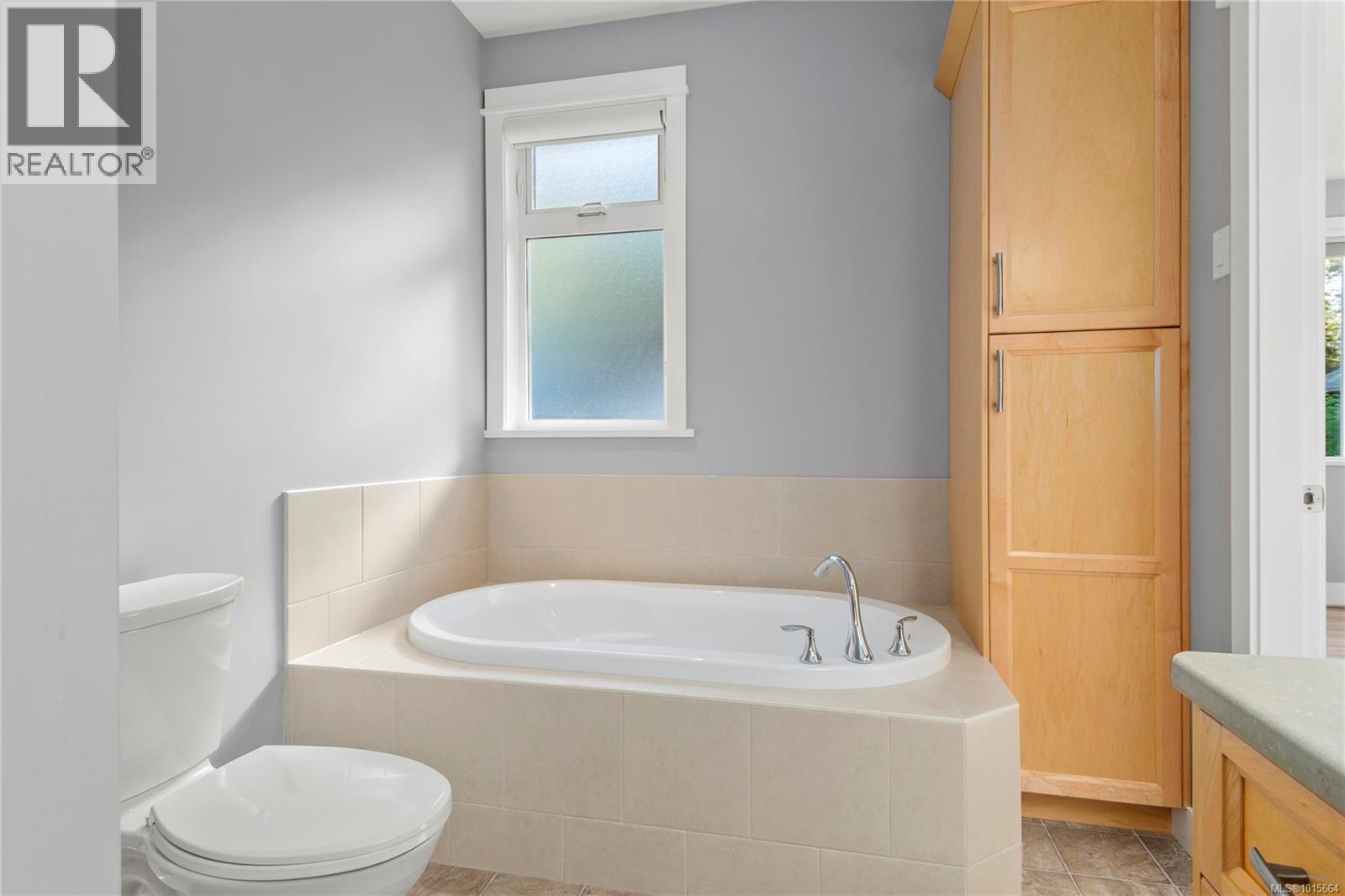 438 Legacy Dr, Campbell River