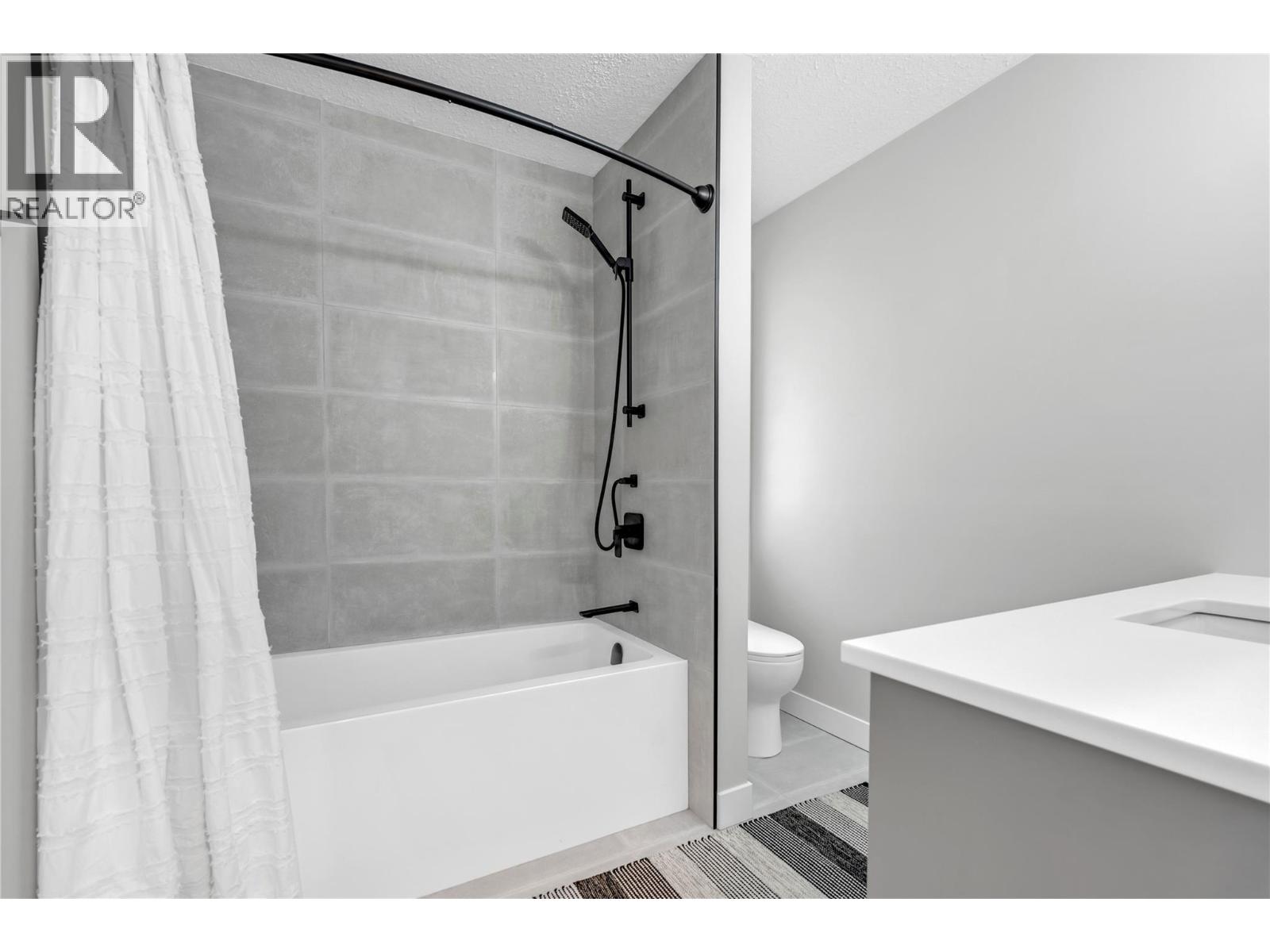  3904 Dryden Road, Peachland