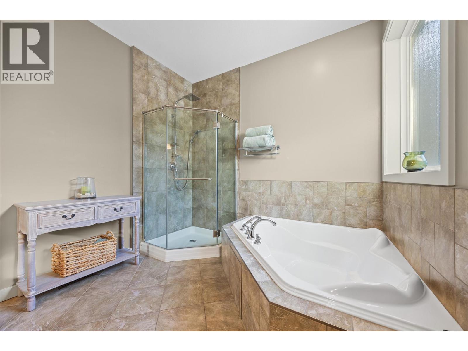  607 Quarry Avenue, Kelowna