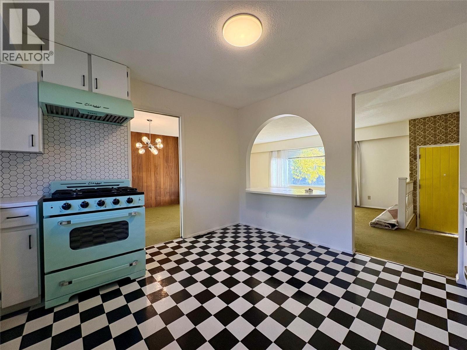 1738 Smithson Drive, Kelowna