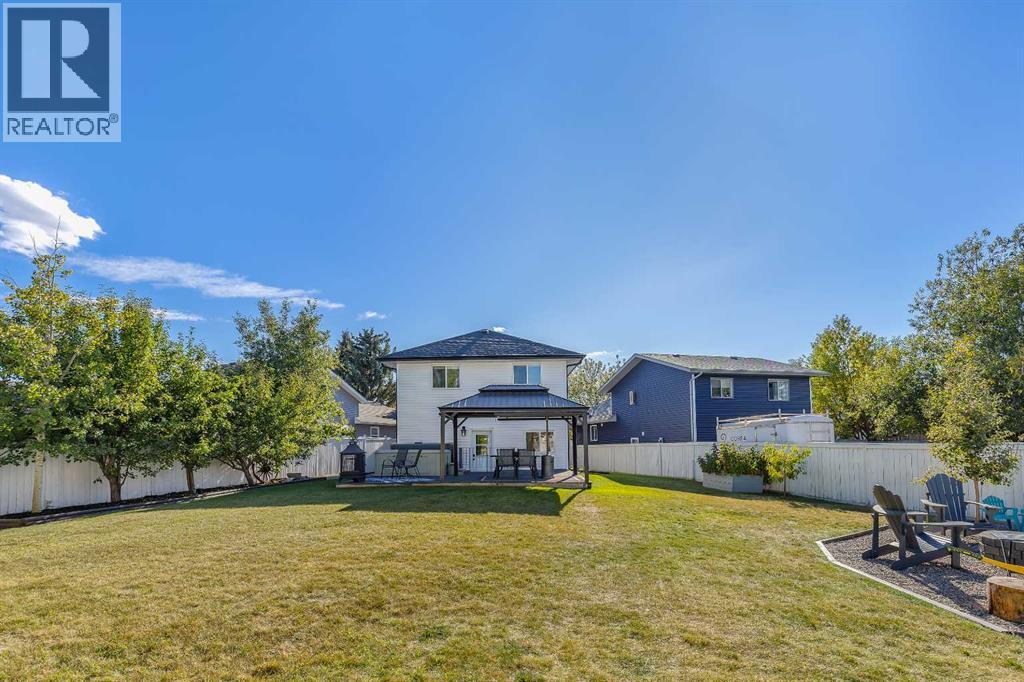 Single Family House 4 Level for Sale in  Coventry Place NE Coventry Hills Calgary 