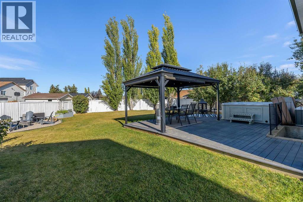 Single Family House 4 Level for Sale in  Coventry Place NE Coventry Hills Calgary 