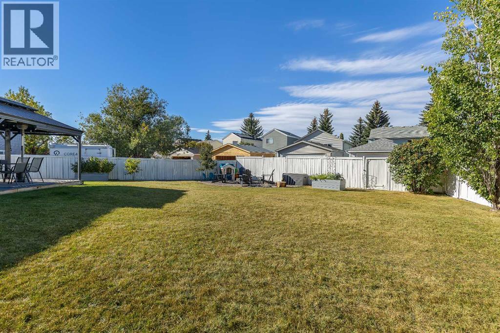 Single Family House 4 Level for Sale in  Coventry Place NE Coventry Hills Calgary 