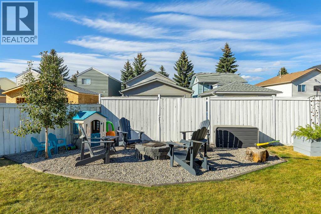 Single Family House 4 Level for Sale in  Coventry Place NE Coventry Hills Calgary 