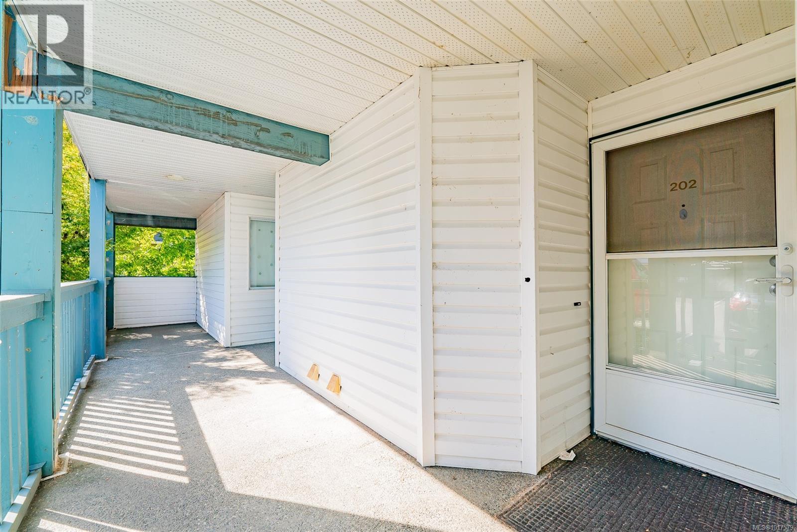 #202 3089 Barons Rd - 3
