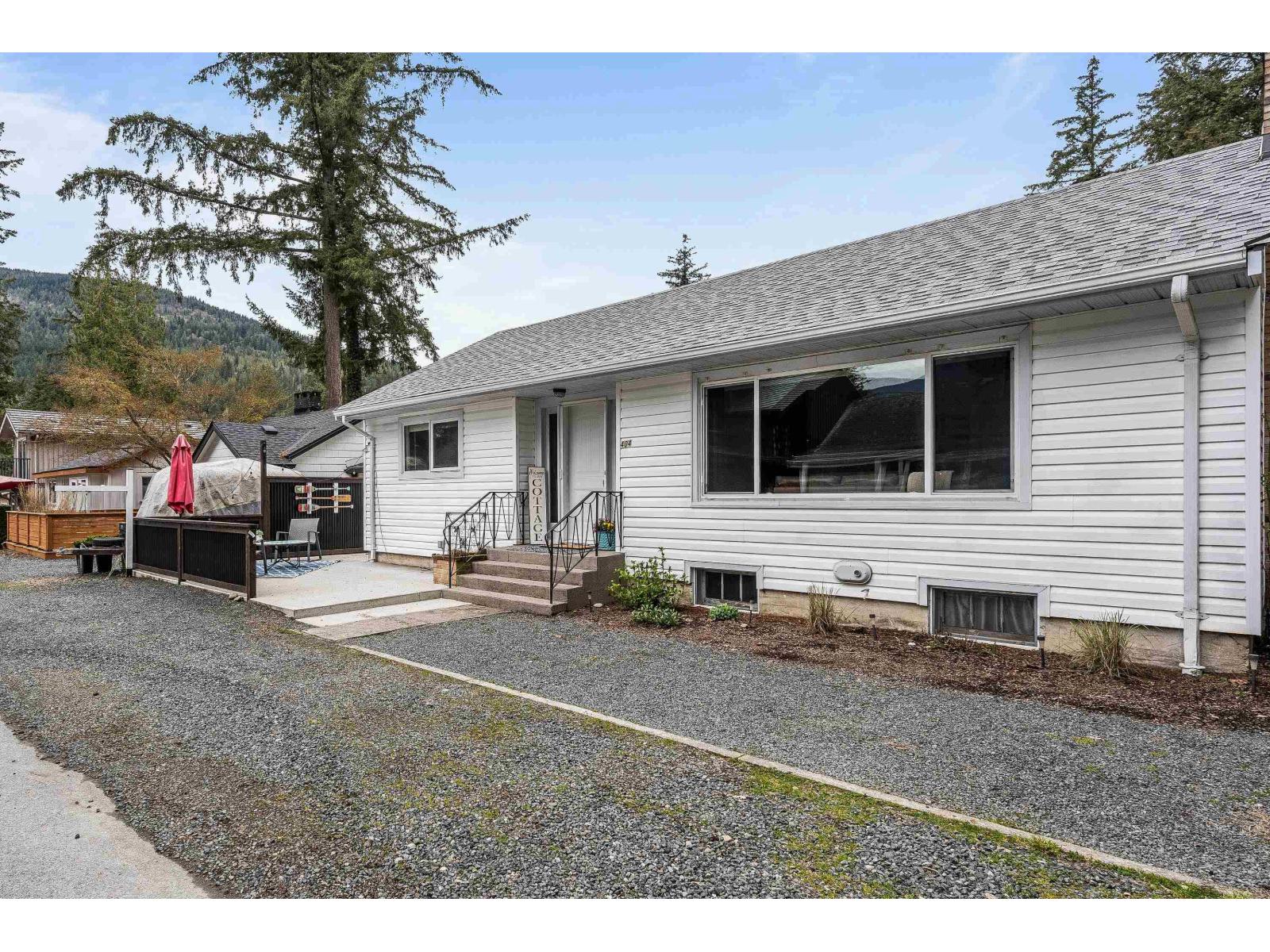 404 BIRCH STREET, Cultus Lake North, Cultus Lake